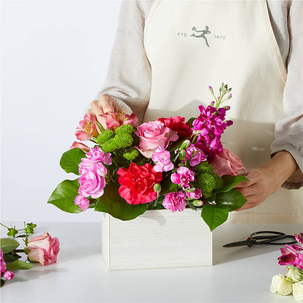 Sweetberry Box – A Florist Original – BUTTERFLIES & BOUQUETS, Peterstown WV