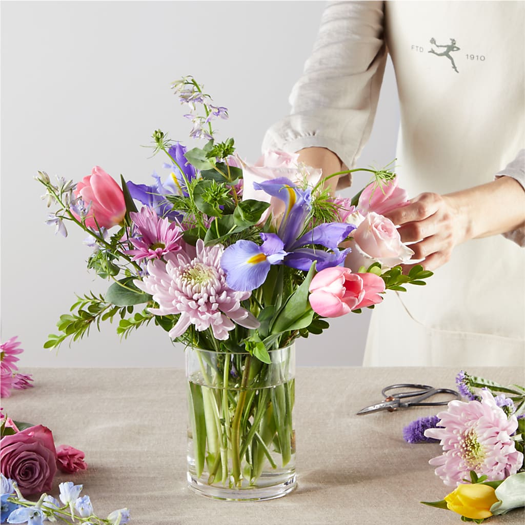 Pastel Tradition - A Florist Original – BUTTERFLIES & BOUQUETS, Peterstown WV
