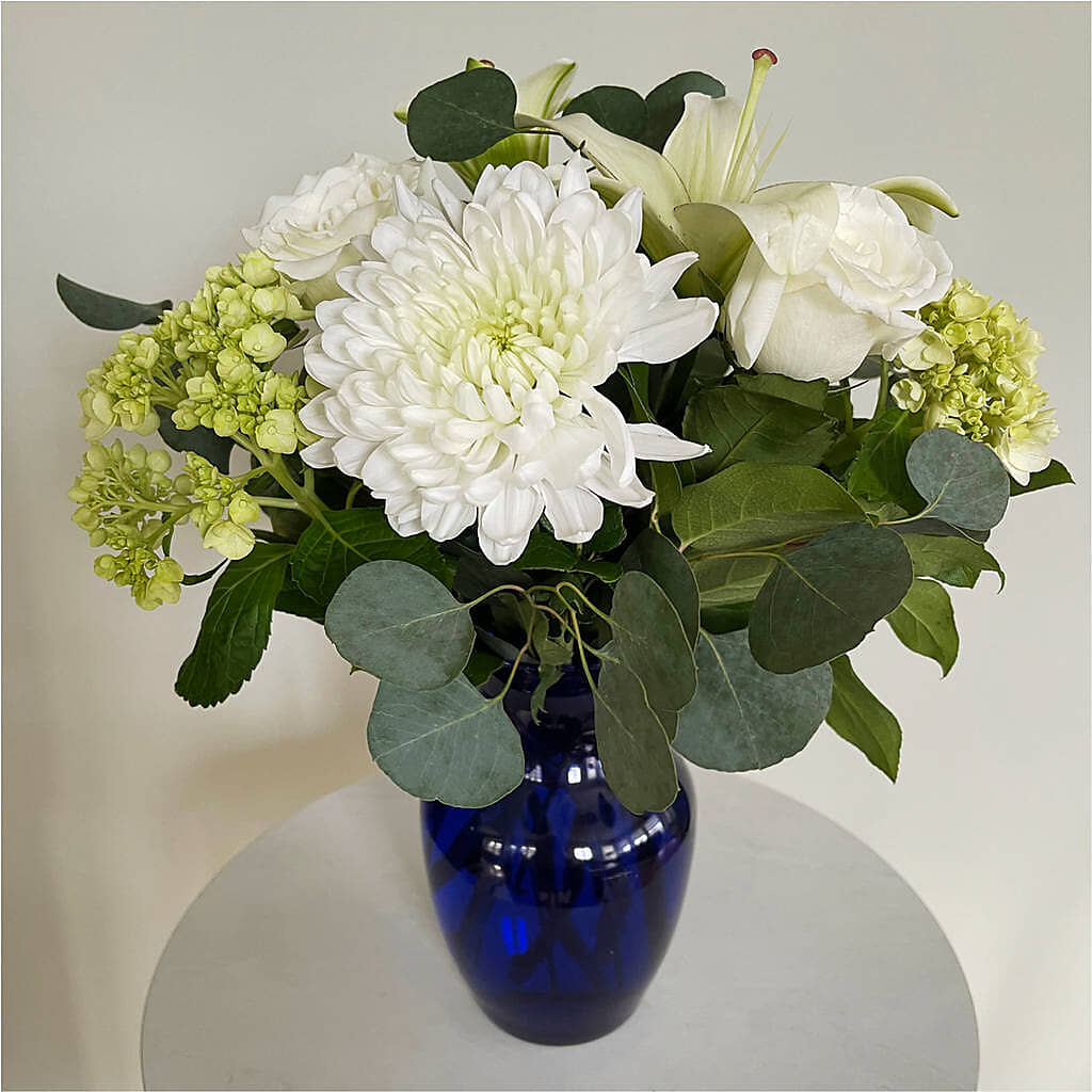 Snowy Dreams Bouquet – BUTTERFLIES & BOUQUETS, Peterstown WV